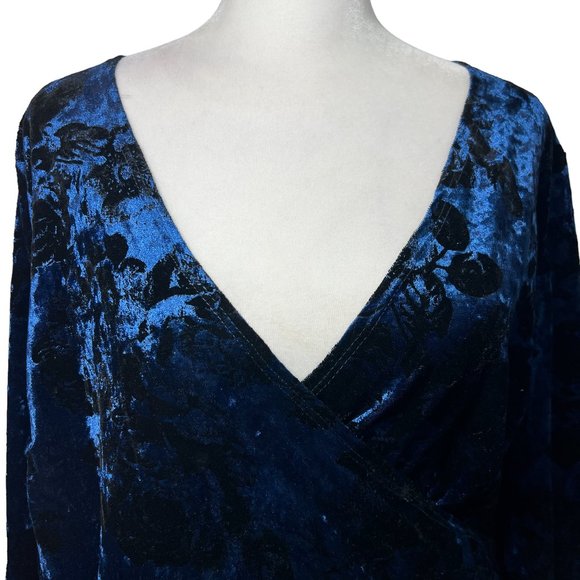 Like New MODCLOTH Blue & Black Crushed Velvet V-Neck Bodysuit in Floral … - Picture 6 of 10
